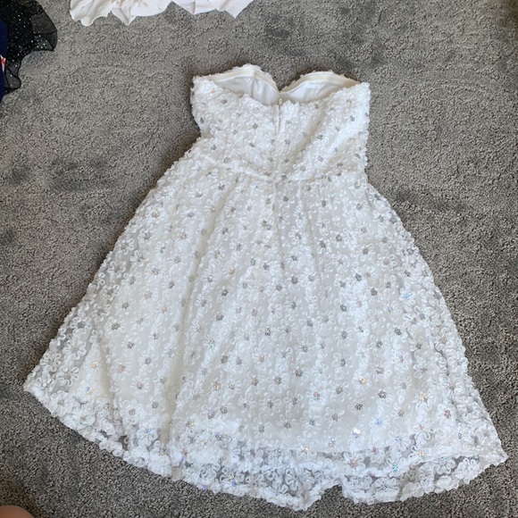 Delia’s strapless white sequins dress! - Picture 4 of 4